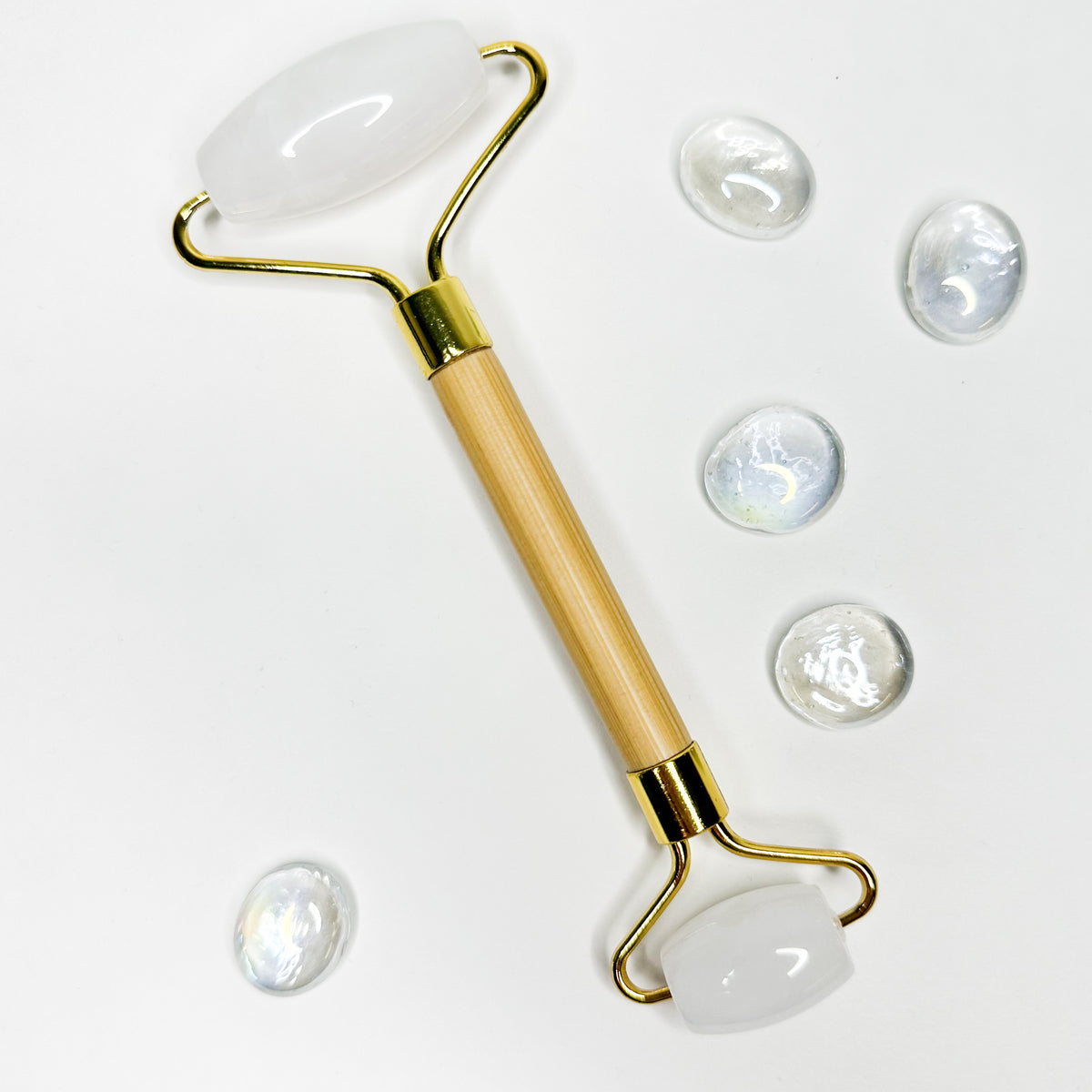 Rouleur facial en bambou avec pierres précieuses naturelles