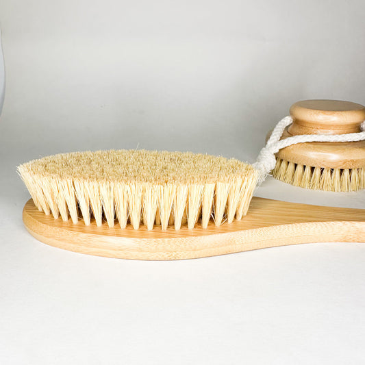 Brosse sèche pour le corps à long manche en bambou